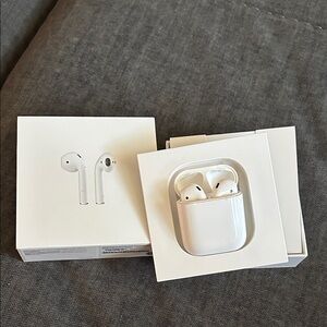 Apple wireless earbuds